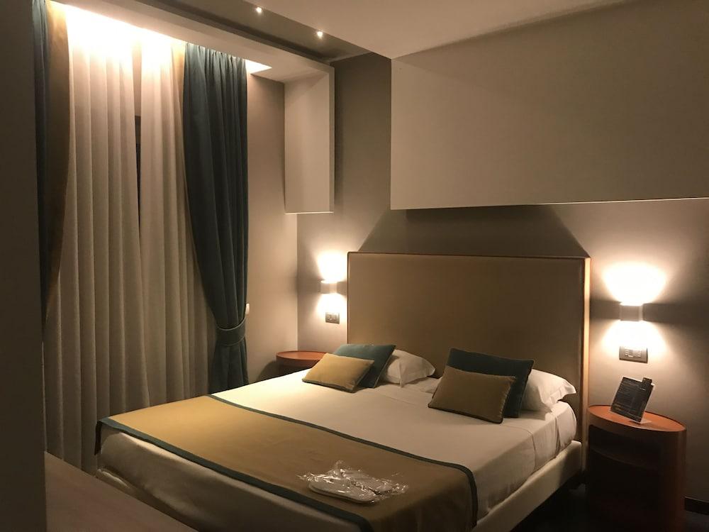 Mediterranea Hotel & Convention Center Salerno Luaran gambar
